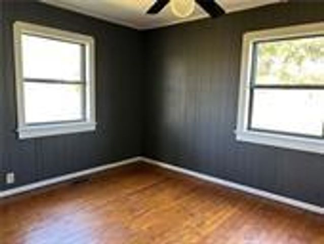 600 N East Street, Caney, KS 67333