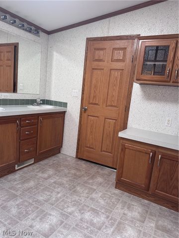 180 Pine street, Washington, WV 26181