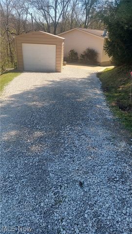 180 Pine street, Washington, WV 26181