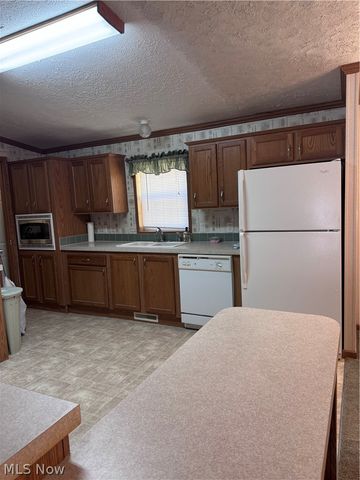 180 Pine street, Washington, WV 26181