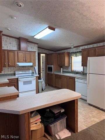 180 Pine street, Washington, WV 26181