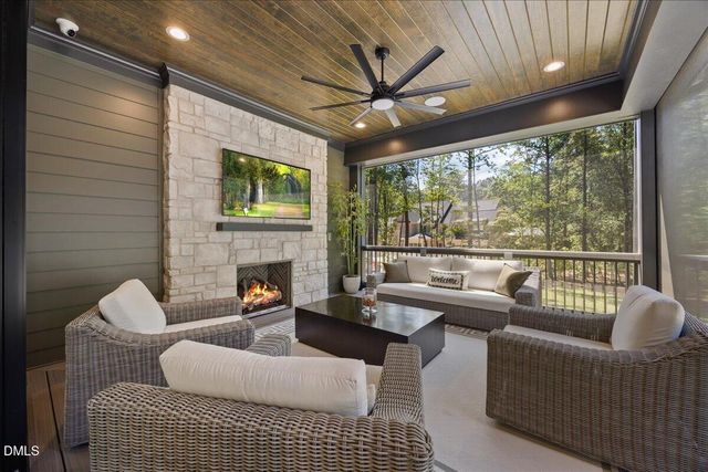 2200 Paddstowe Main Way, Wake Forest, NC 27587