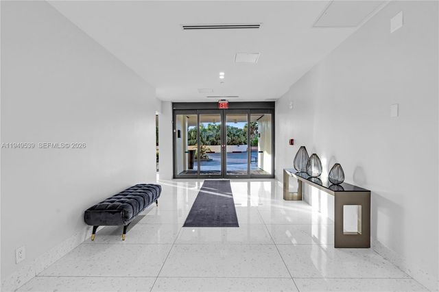 20301 W Country Club Dr 1623, Aventura, FL 33180