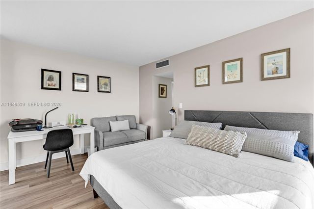 20301 W Country Club Dr 1623, Aventura, FL 33180