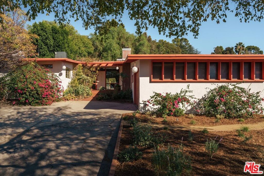 10848 Plainview Avenue, Tujunga, CA 91042 — exterior