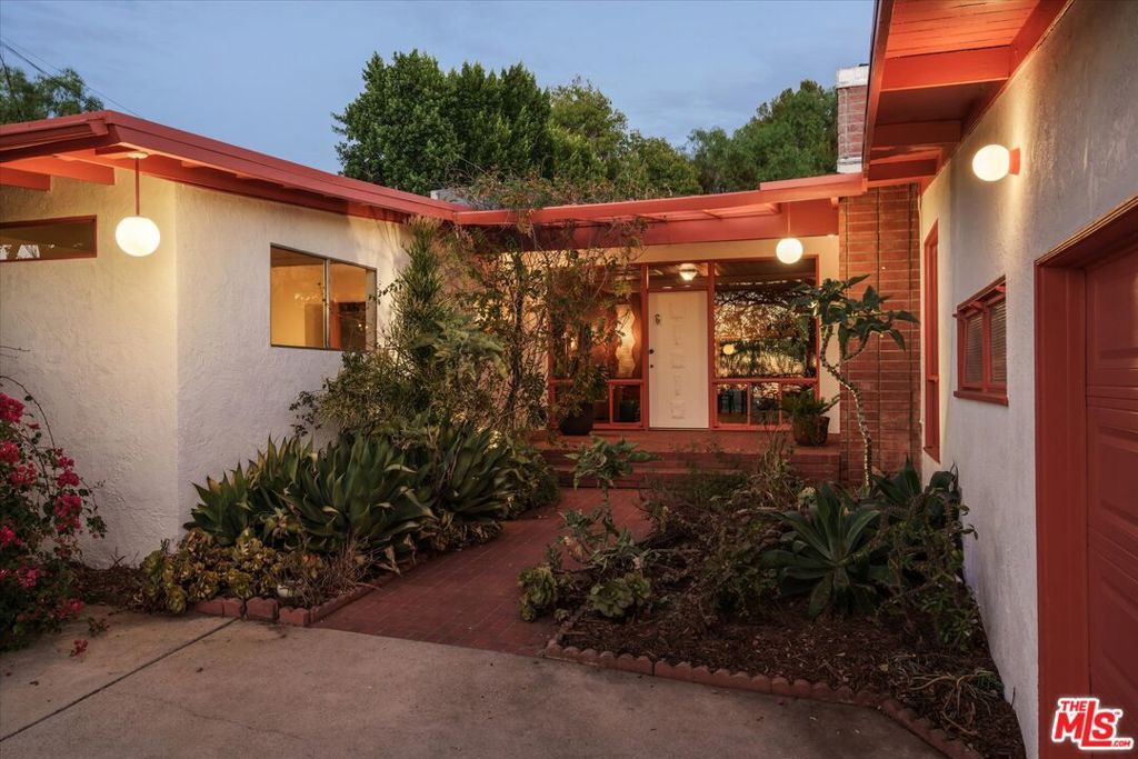 10848 Plainview Avenue, Tujunga, CA 91042 — photo 3