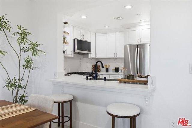 12975 Agustin Place 335, Los Angeles, CA 90094