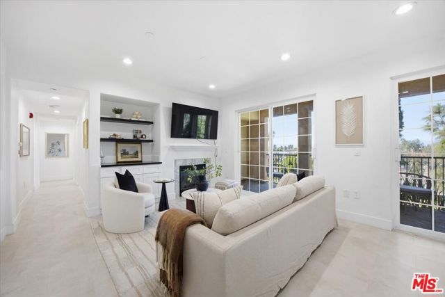 12975 Agustin Place 335, Los Angeles, CA 90094