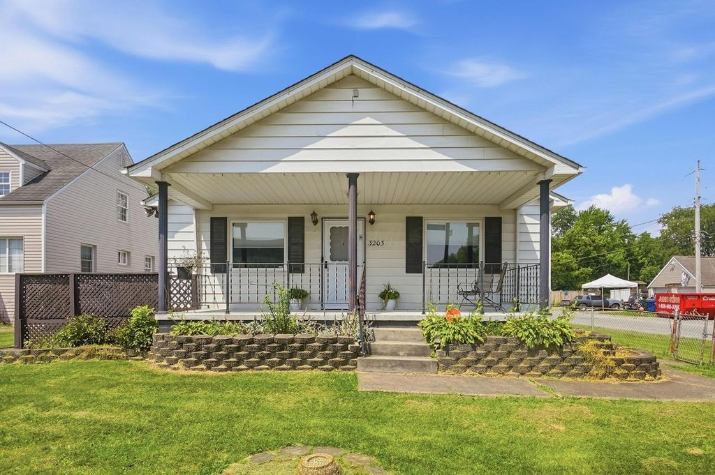 3203 Lockbourne Road, Columbus, OH 43207