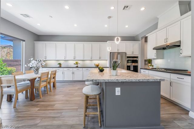 9988 REGENCY SQUARE Avenue, Las Vegas, NV 89148