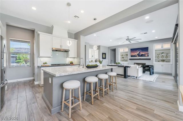 9988 REGENCY SQUARE Avenue, Las Vegas, NV 89148