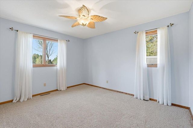 1072 Buck Ridge, Hudson, WI 54016