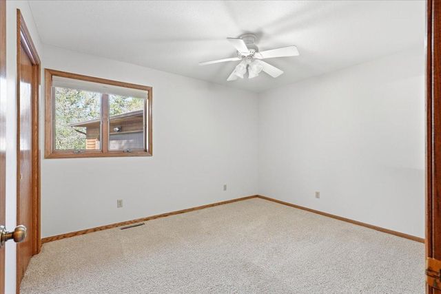 1072 Buck Ridge, Hudson, WI 54016