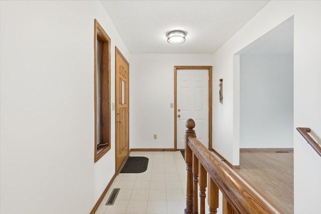 1072 Buck Ridge, Hudson, WI 54016