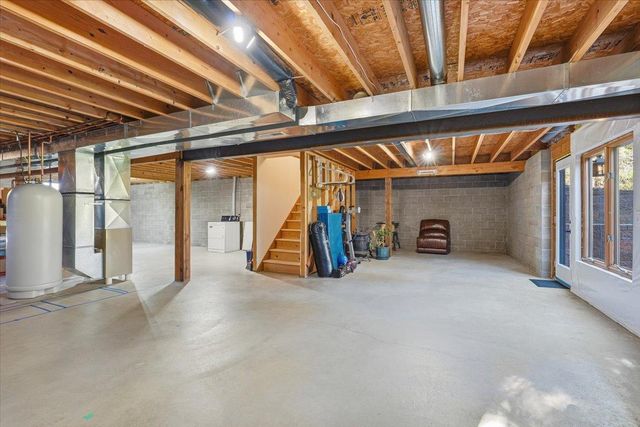 1072 Buck Ridge, Hudson, WI 54016