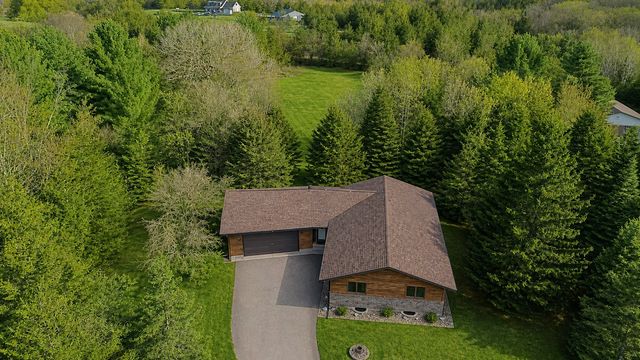 1072 Buck Ridge, Hudson, WI 54016
