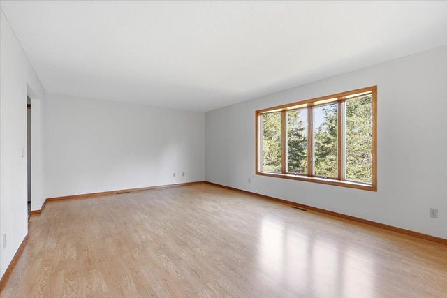 1072 Buck Ridge, Hudson, WI 54016