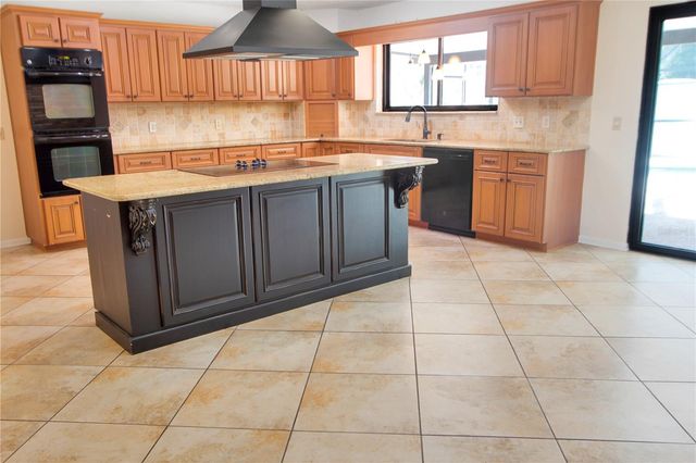 4353 EMMAUS ROAD, Fruitland Park, FL 34731