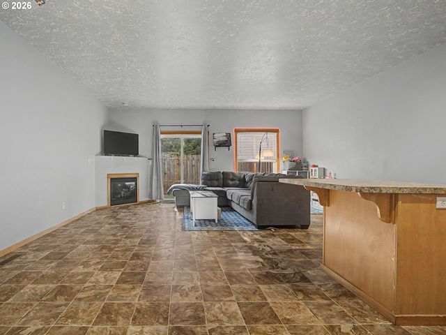 744 E Hist Columbia River Hwy, Troutdale, OR 97060