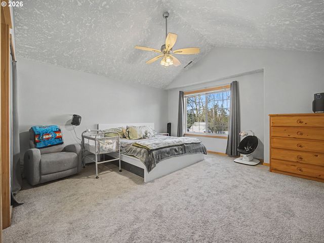 744 E Hist Columbia River Hwy, Troutdale, OR 97060