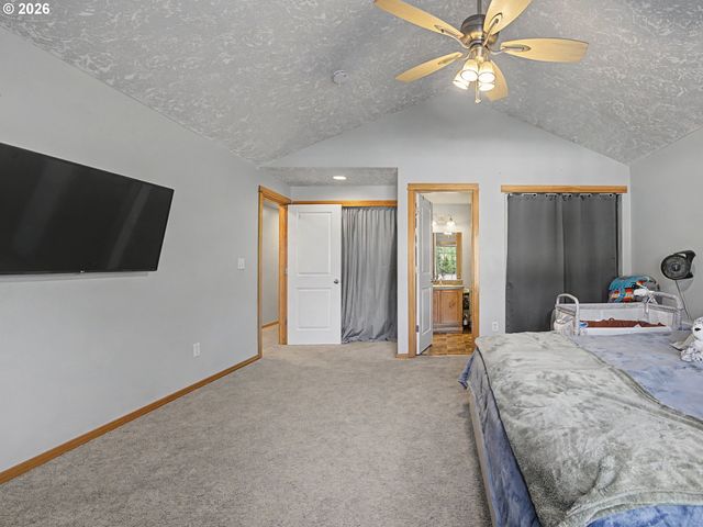 744 E Hist Columbia River Hwy, Troutdale, OR 97060