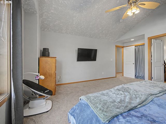 744 E Hist Columbia River Hwy, Troutdale, OR 97060