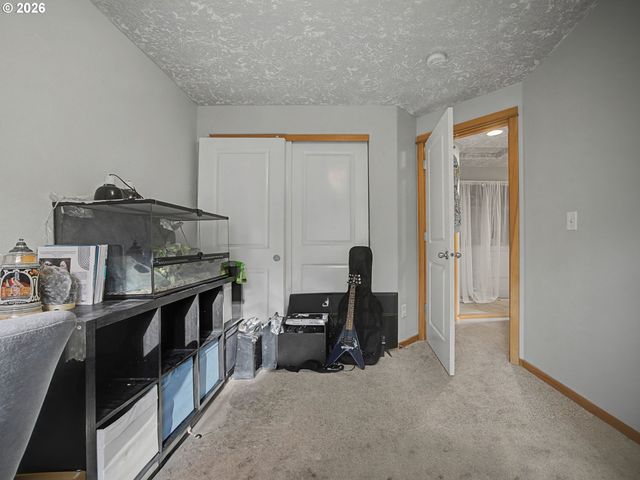 744 E Hist Columbia River Hwy, Troutdale, OR 97060