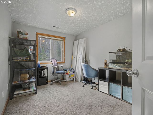 744 E Hist Columbia River Hwy, Troutdale, OR 97060