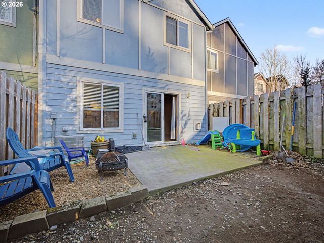 744 E Hist Columbia River Hwy, Troutdale, OR 97060