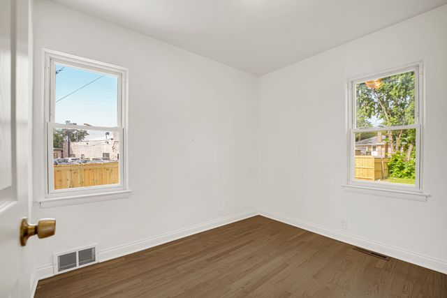 3310 Highland Avenue, Berwyn, IL 60402