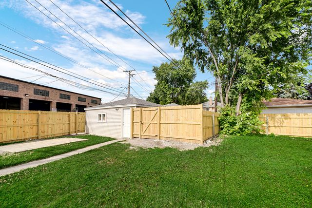 3310 Highland Avenue, Berwyn, IL 60402