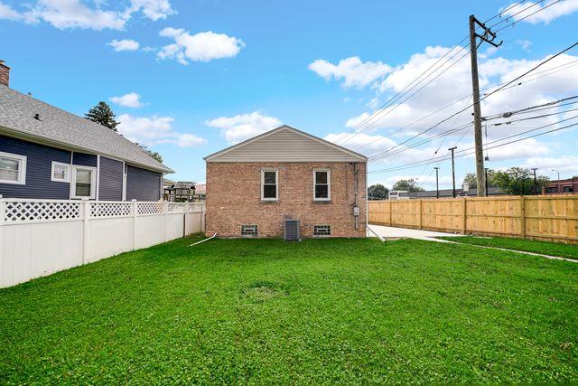 3310 Highland Avenue, Berwyn, IL 60402