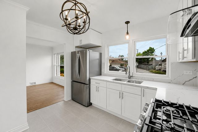 3310 Highland Avenue, Berwyn, IL 60402