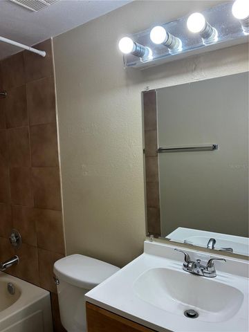 7193 E BANK DR, Tampa, FL 33617