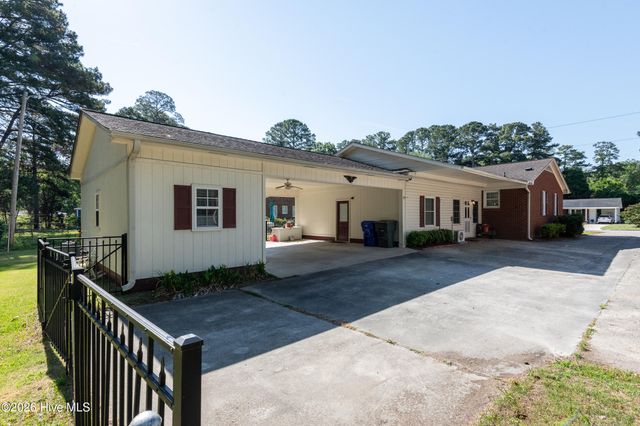 1705 Englewood Drive, Greenville, NC 27858
