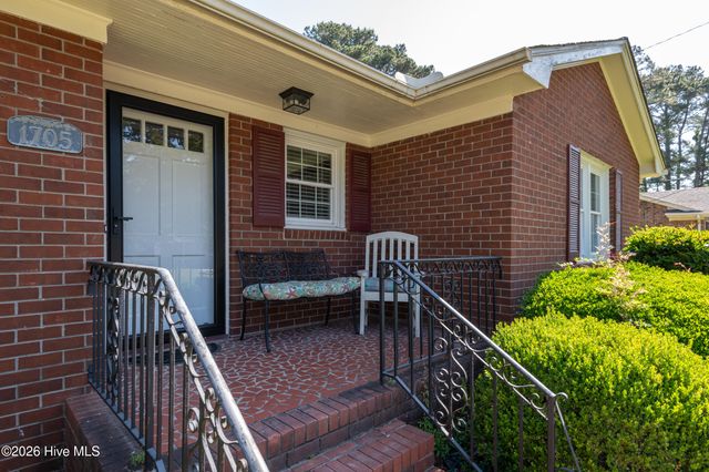 1705 Englewood Drive, Greenville, NC 27858
