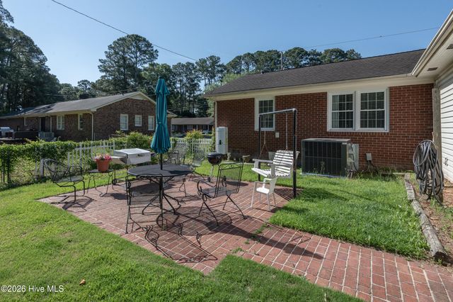 1705 Englewood Drive, Greenville, NC 27858