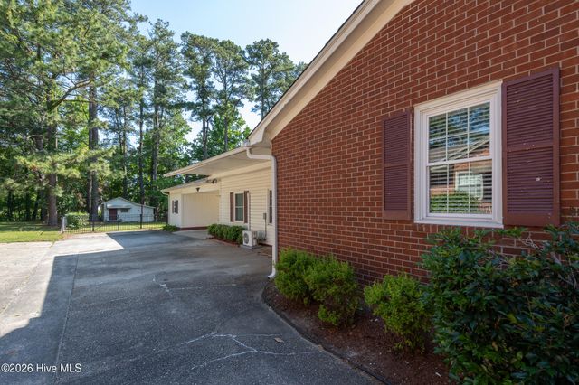 1705 Englewood Drive, Greenville, NC 27858