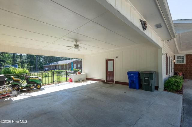 1705 Englewood Drive, Greenville, NC 27858