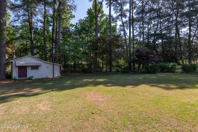 1705 Englewood Drive, Greenville, NC 27858