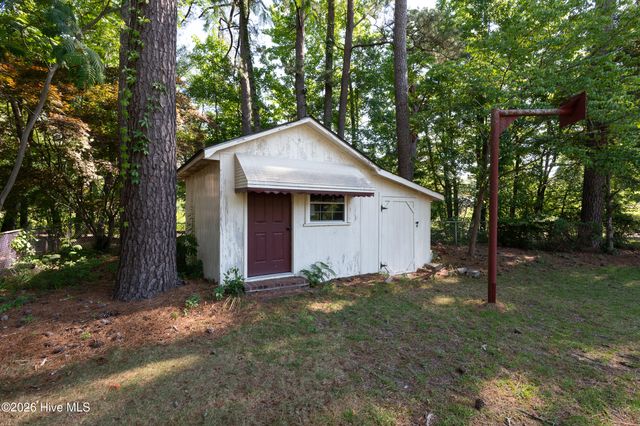 1705 Englewood Drive, Greenville, NC 27858