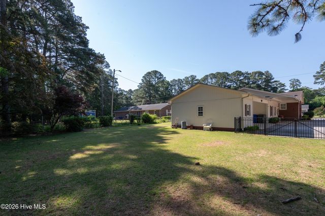 1705 Englewood Drive, Greenville, NC 27858