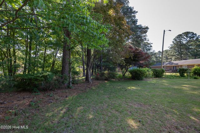 1705 Englewood Drive, Greenville, NC 27858