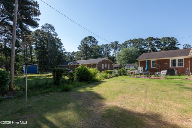 1705 Englewood Drive, Greenville, NC 27858