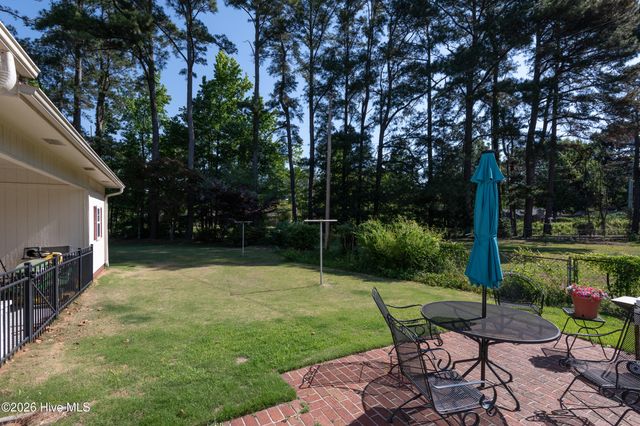 1705 Englewood Drive, Greenville, NC 27858