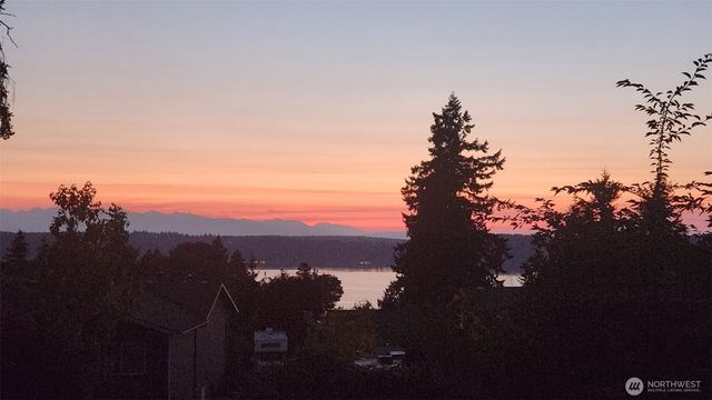 8712 53rd Place W, Mukilteo, WA 98275