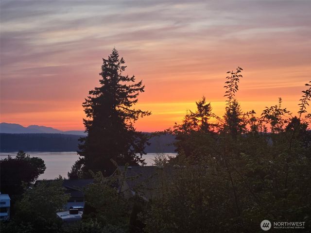 8712 53rd Place W, Mukilteo, WA 98275