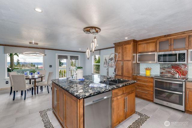 8712 53rd Place W, Mukilteo, WA 98275