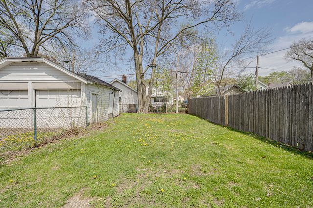 373 Cedar Street 373, Aurora, IL 60506