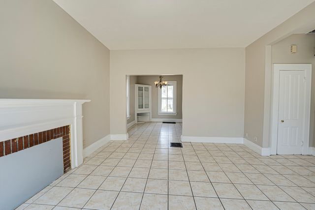 373 Cedar Street 373, Aurora, IL 60506